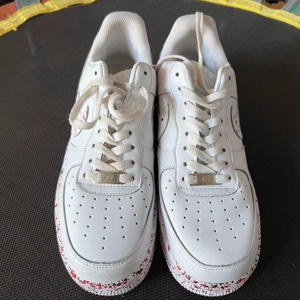 Air Force 1 custom with red splatter Used 8.5